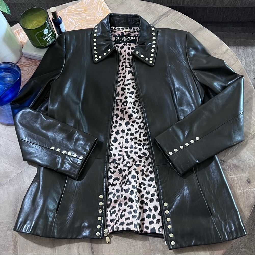 Vintage St. Johns Coat Collection Women's Coat, very good condition! Size Med